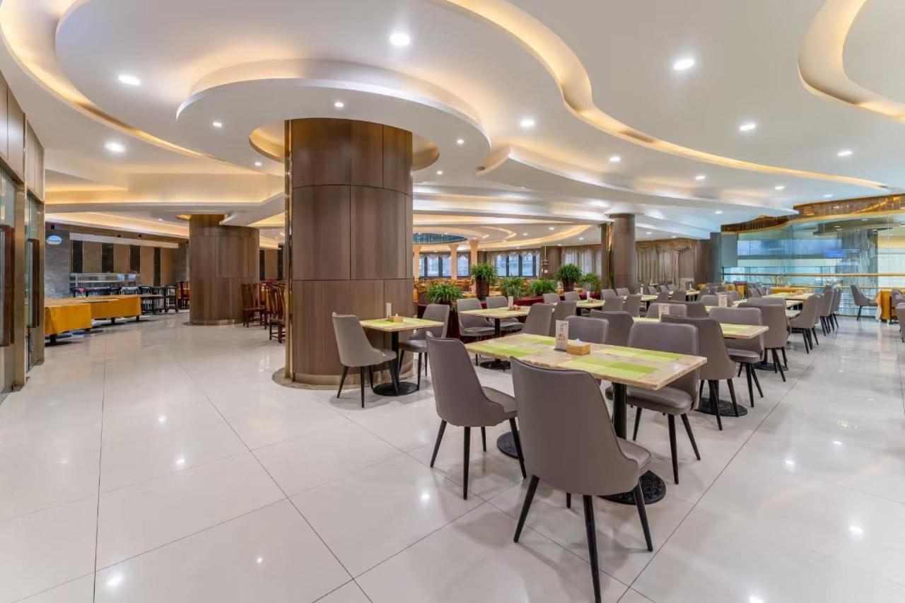 Jinan Yuquan Simpson Hotel Exterior photo