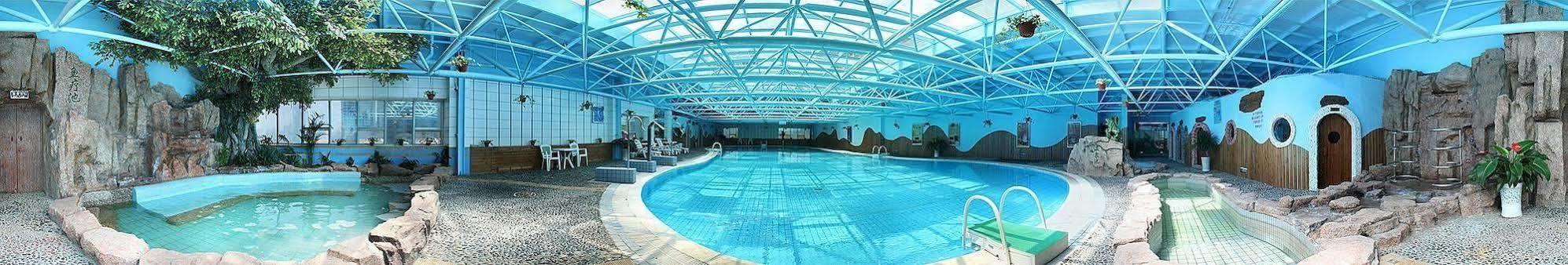 Jinan Yuquan Simpson Hotel Exterior photo